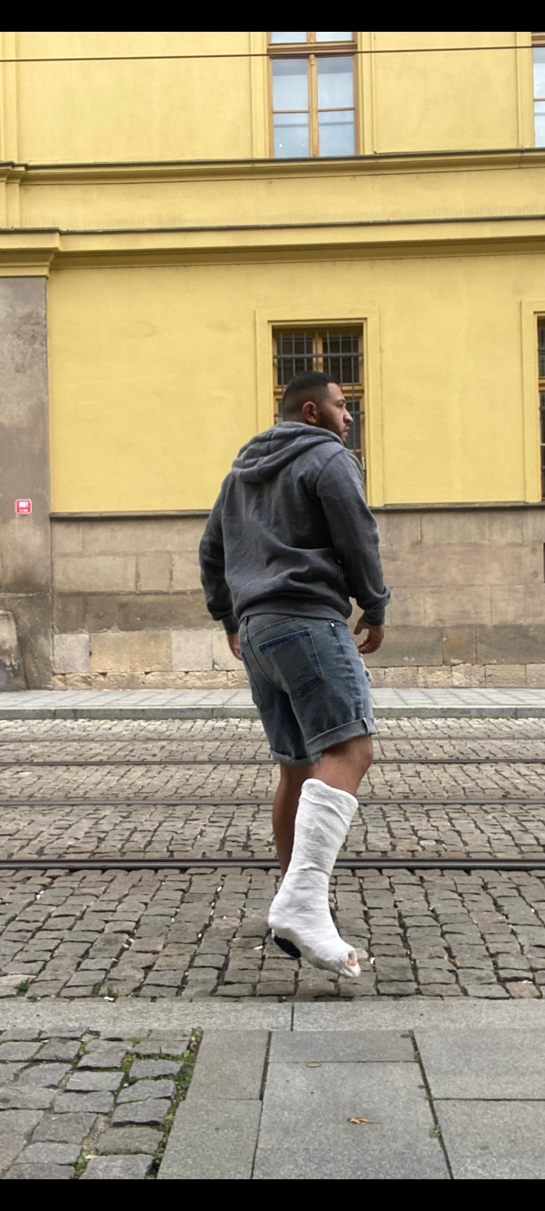 30 years old man City center plaster slwc